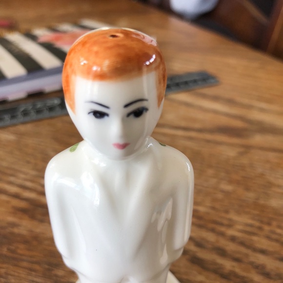 Vintage Bride Groom Salt Pepper Shaker Cake Topper - Picture 8 of 16